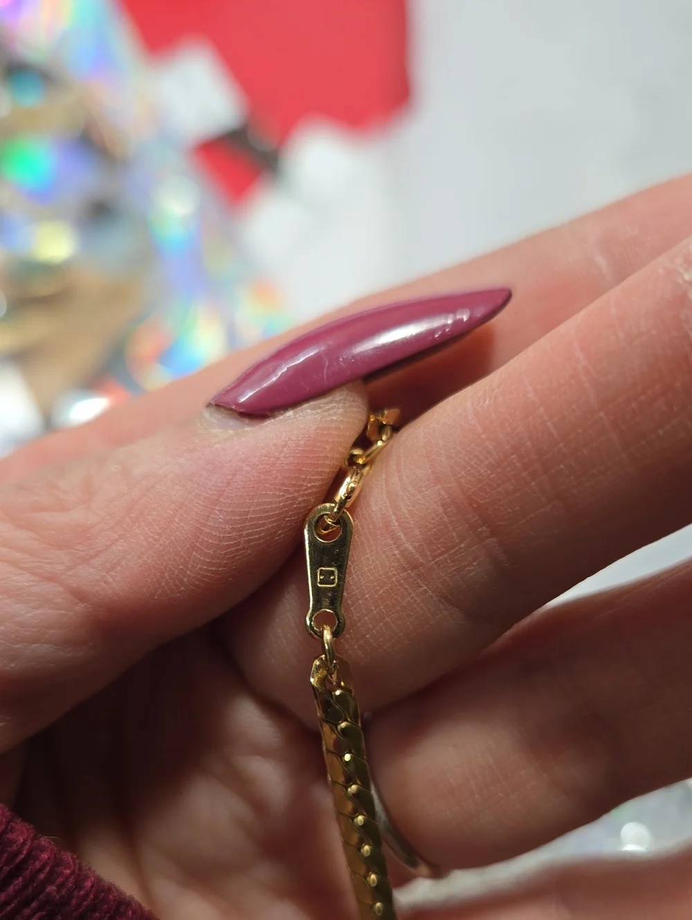 Avon Vintage Gold Plated Sculpted Pendant Necklace